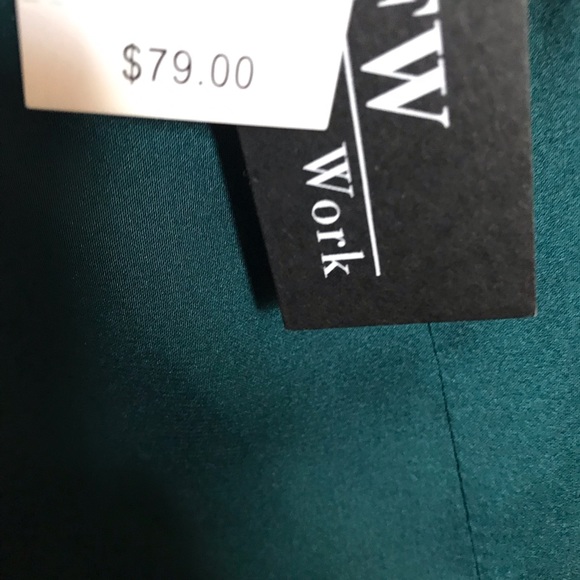 Beautiful green asymmetrical satin slip dress - Picture 5 of 8